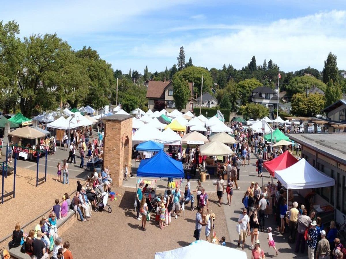 Victoria Farmers Market at Moss Street at Victoria