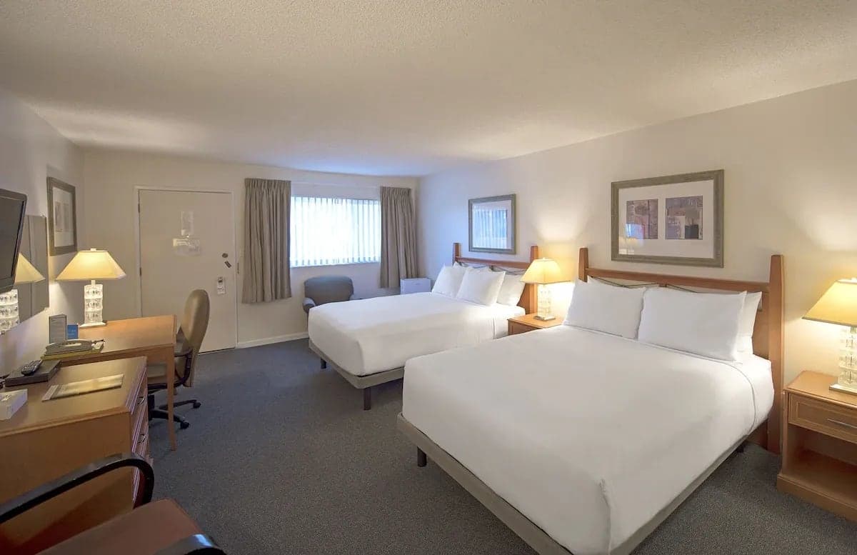 Robin Hood Inn and Suites in Victoria