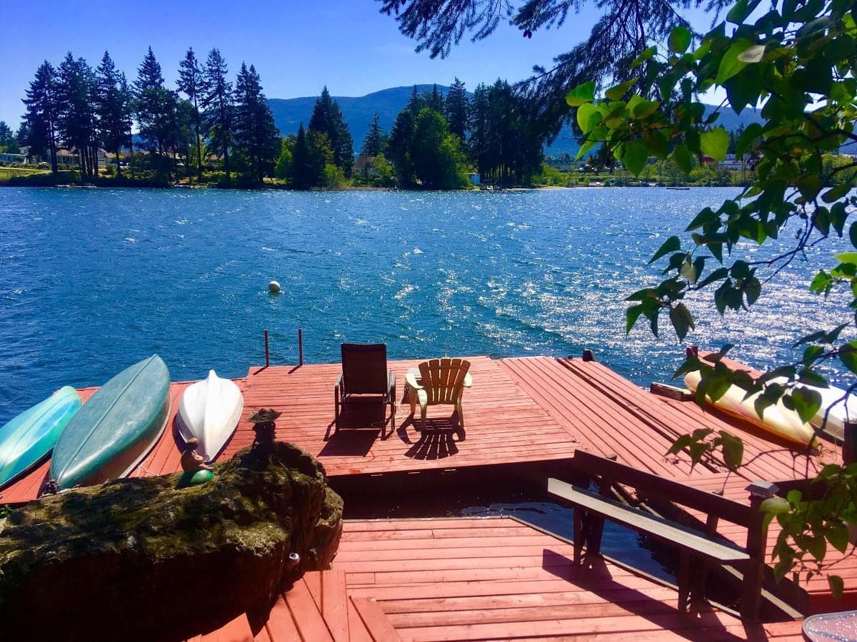 Long Lake Waterfront Bed and Breakfast in Nanaimo