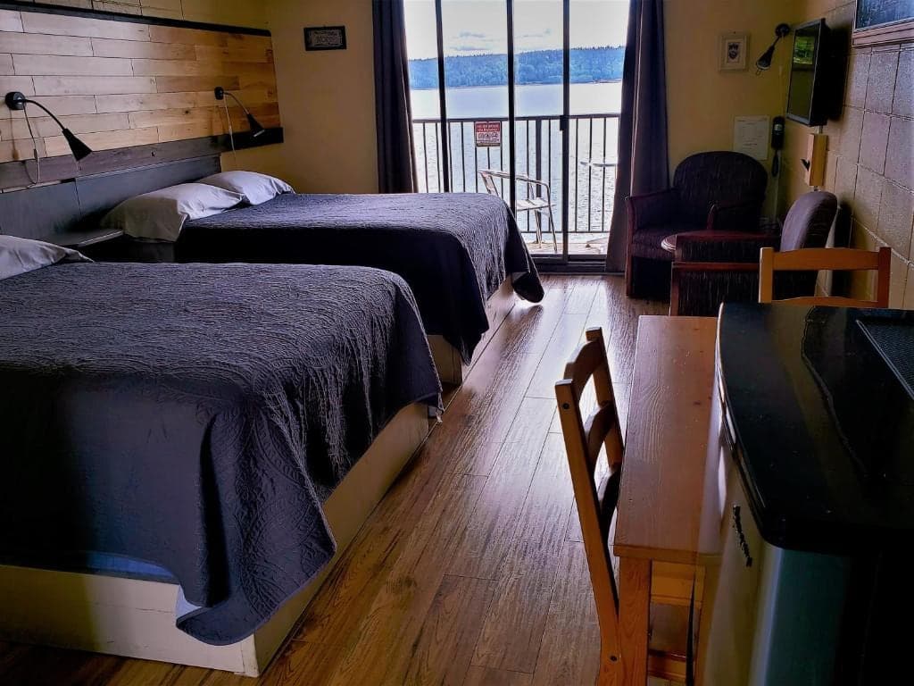 Above Tide Motel in Campbell River