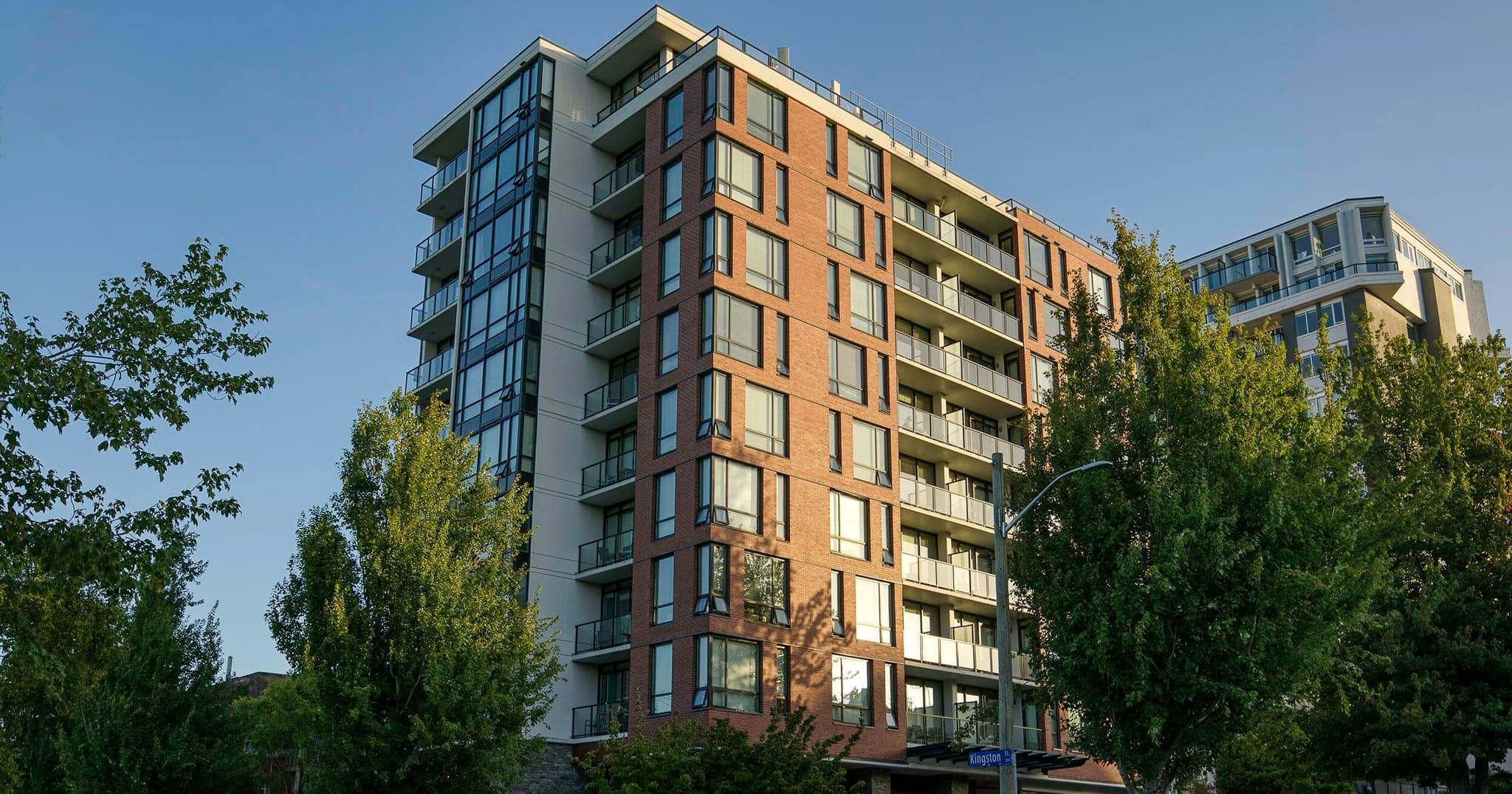 Oswego Hotel in Victoria