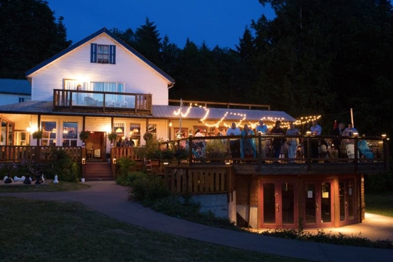 Heriot Bay Inn in Campbell River