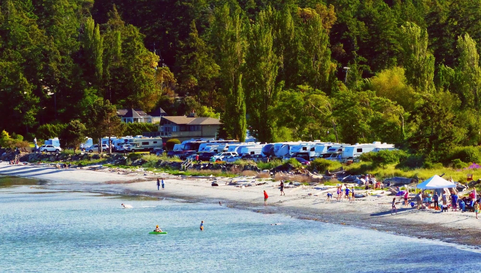 Weir's Beach RV Resort in Victoria