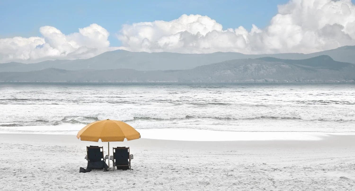 Sea Edge Beachside Hotel in Parksville