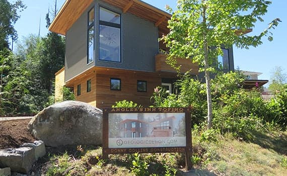 Angler's Inn in Tofino