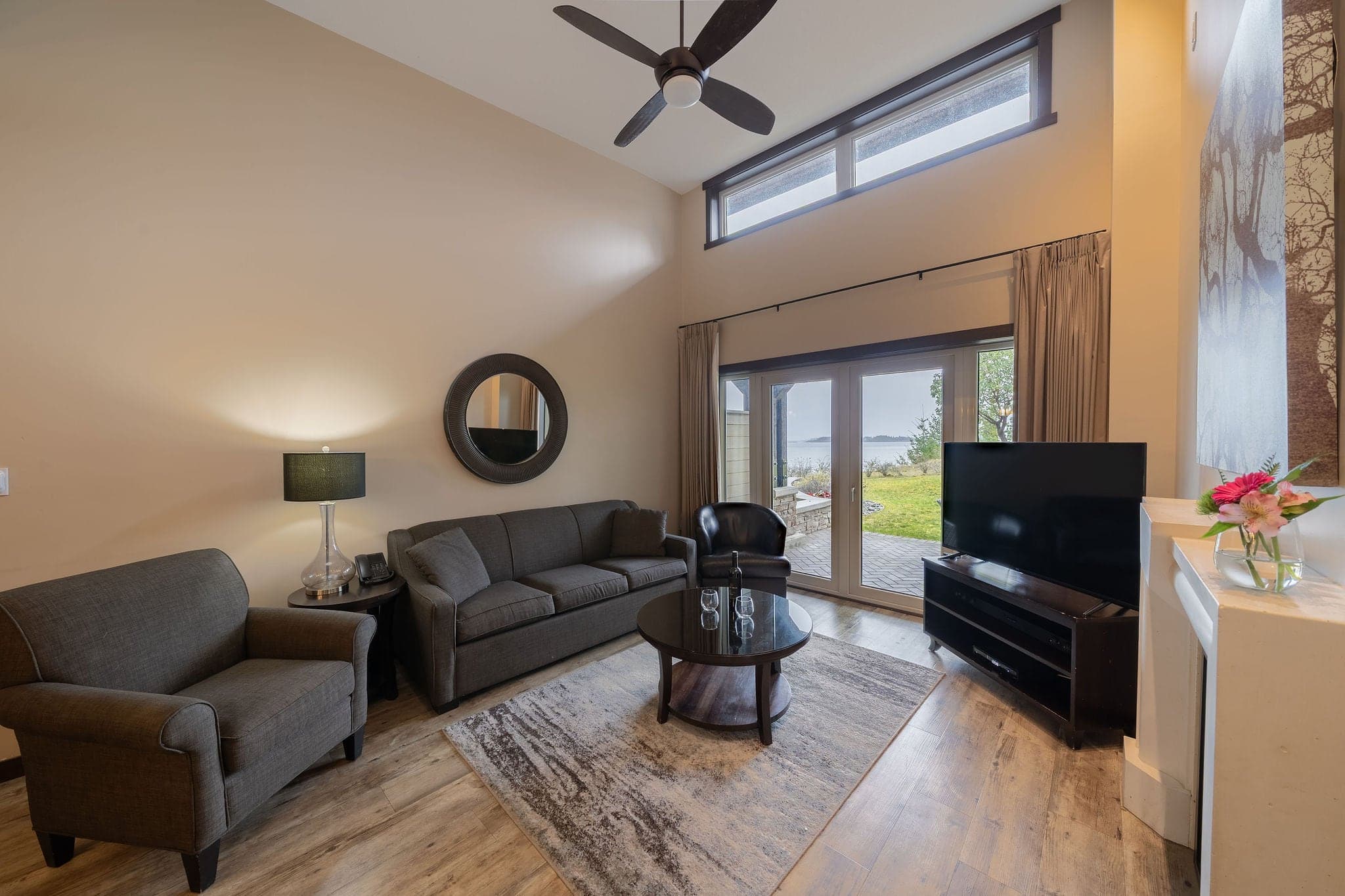 Sunrise Ridge Waterfront Resort - True Key Hotels & Resorts in Parksville